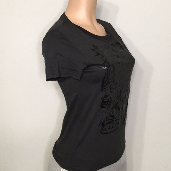 Volcom lips/comic/true to this black tee shirt. New - Picture 4 of 6